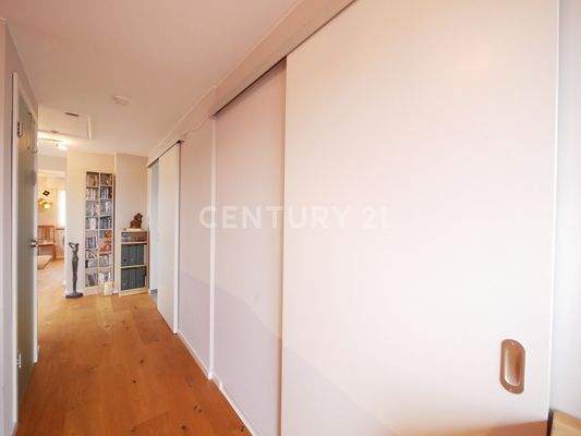 Schlafzimmer mit Ankleide im Dachgeschoss