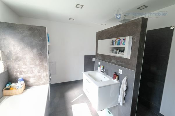 Bad Wohnung EG