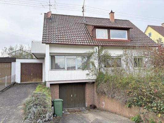 Hausansicht von der Vorderseite