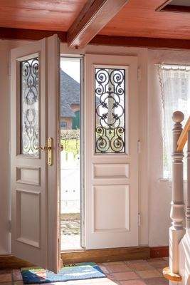 Was für ein Empfang! Wunderschöne Türen -stilecht und in bester Qualität