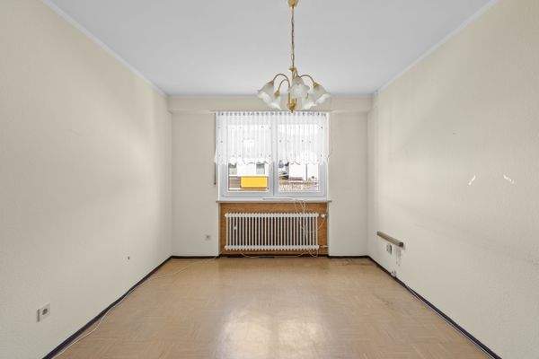 Helles Kinderzimmer mit freundlicher Atmosphäre