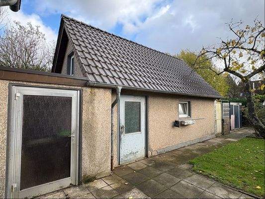 Gartenansicht Garage