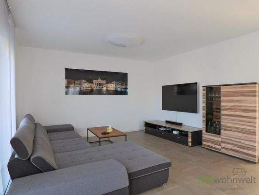 XL-Wohnlandschaft mit TV