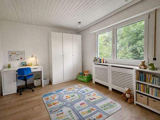 Kinderzimmer (KI möbliert)