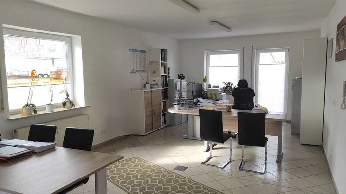 Büro EG