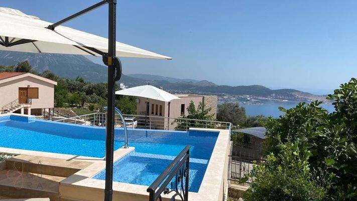 3957946A-9525-4546-96D4-03E49DC03F9B