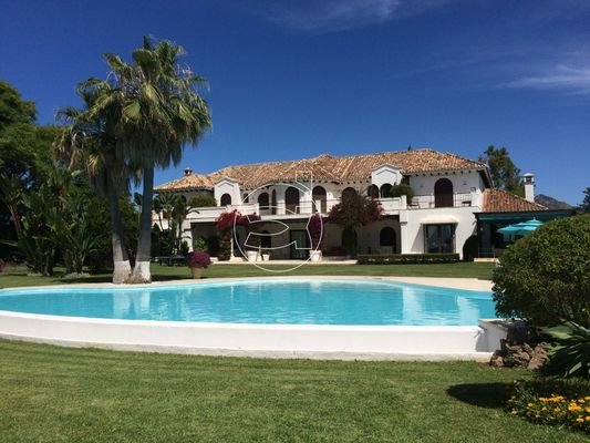 Villa in Estepona