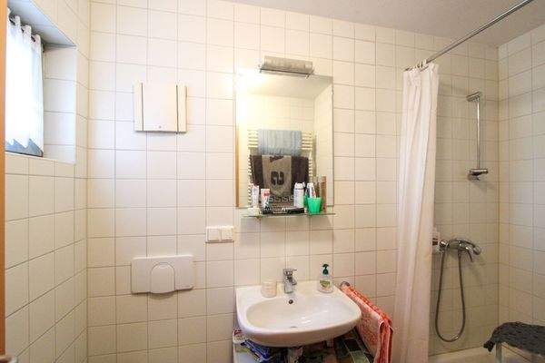 Tageslichtbad mit Dusche