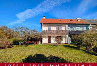 Südansicht des gepflegten Reiheneckhauses