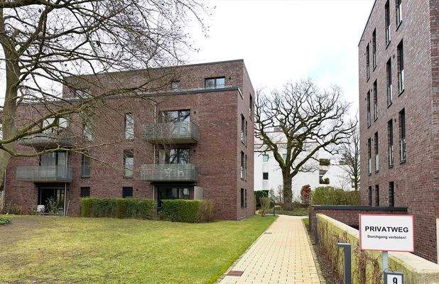 Rückseite  mit Balkon