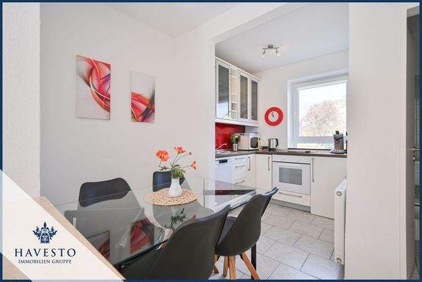 Wohnzimmer mit Blick auf die Küche