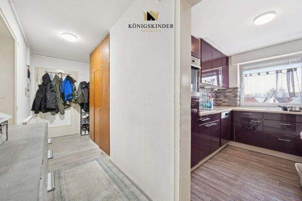 Blick Richtung Flur und Küche