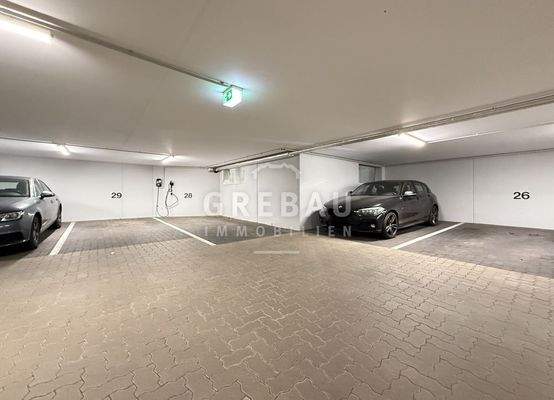 Tiefgarage mit Stellplätzen