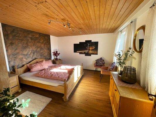 Schlafzimmer 2 (1.OG)