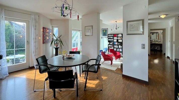 Das offene Wohnkonzept bringt Licht in jede Ecke