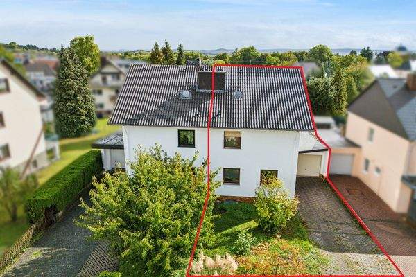 Luftbild: rechte Haushälfte von vorne 