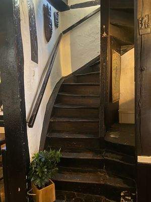 Treppe ins Obergeschoss