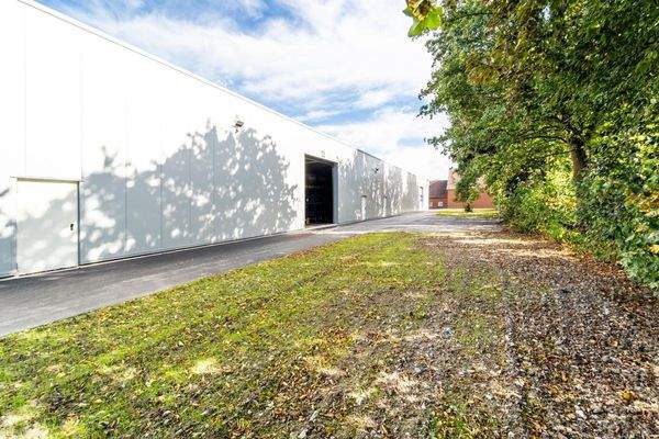 rückwertige Anlieferung