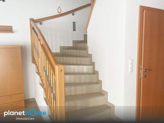 Treppe ins Obergeschoss