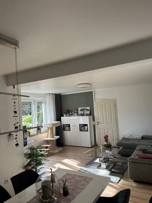 Wohnzimmer mit Essbereich.jpg