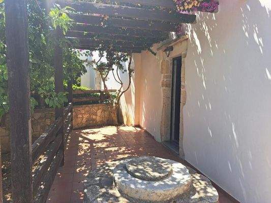 Kreta, Douliana: Renoviertes Steinhaus mit Pool und Garten zu verkaufen