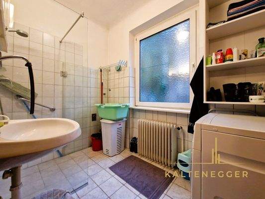 EG: Bad ca. 4,72 m²