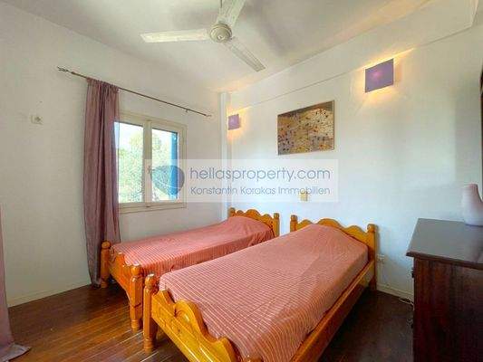 af4ce4711e31411abbd9e3b4a786cf95-original