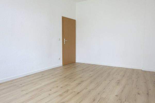 Wohnen/Schlafen - Tür zum Flur