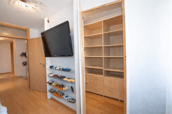 Schlafzimmer mit Ankleide