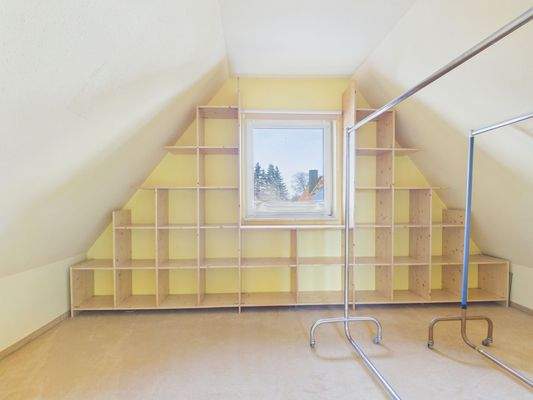 Begehbarer Kleiderschrank DG