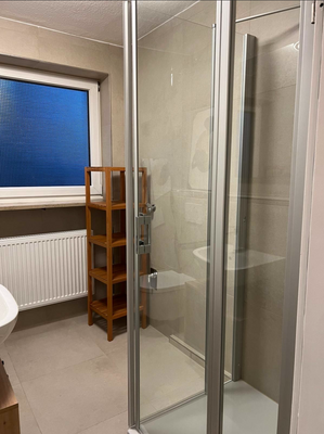 Bad mit Dusche.png