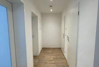 Augustastr. - Sanierung 1. OG li Flur-1