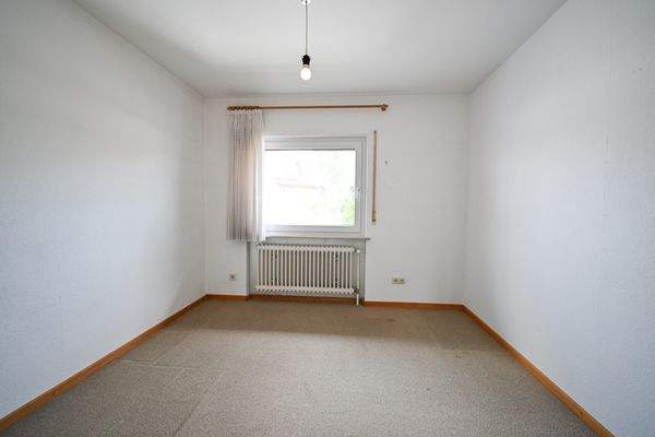 Schlafzimmer 3 von 3 EG