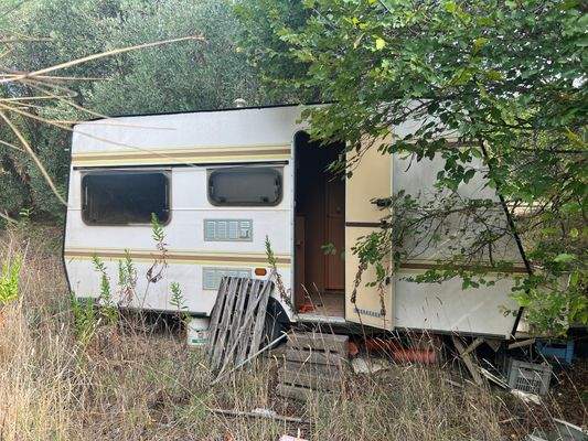 Grundstück mit Wohnwagen Follonica Meerblick
