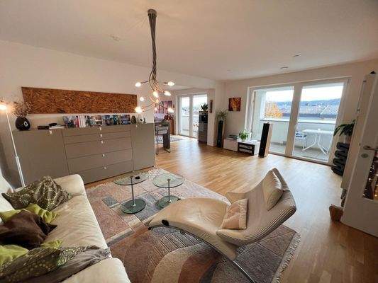 Kochen / Essen / Wohnen mit Zugang zur Terrasse