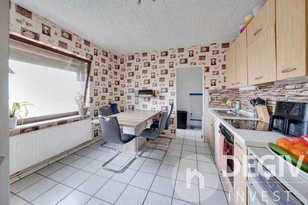 Küche mit Essbereich