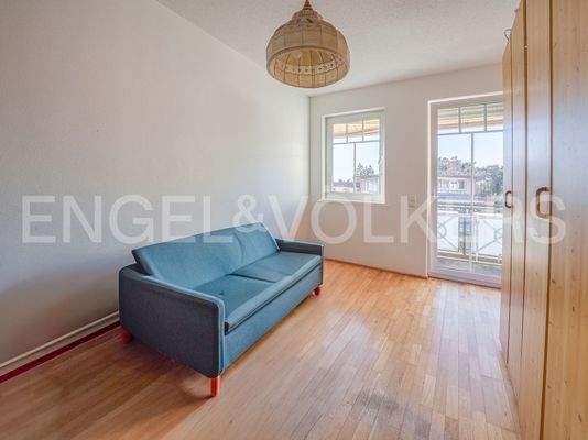 Büro- Gästezimmer mit Balkon