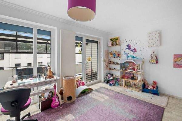 Kinderzimmer mit Balkon