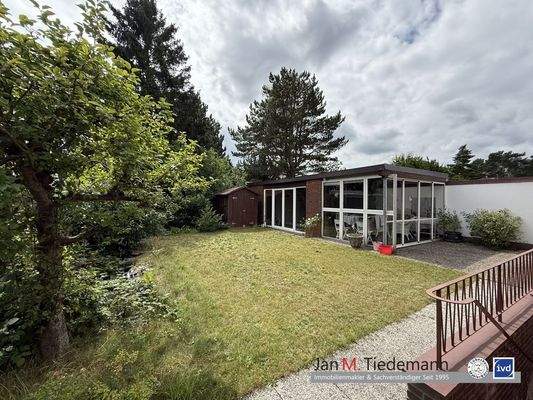 Garten und Schwimmhalle