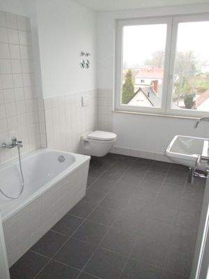 Bad mit Badewanne.JPG