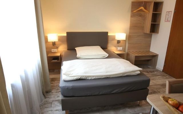 Zimmer Stuttgart Ostfildern Hotel Longstay bei urbanbnb 4.jpg