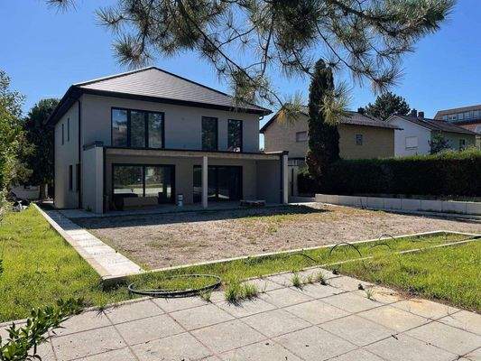 Neubau-Villenanwesen in bester Lage!