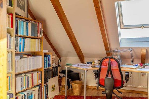 Wohnen über dem See – Charmante Maisonettewohnung mit Alpenpanorama