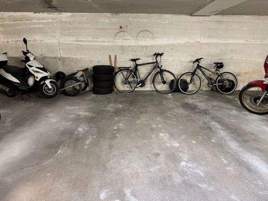 Tiefgaragenstellplatz