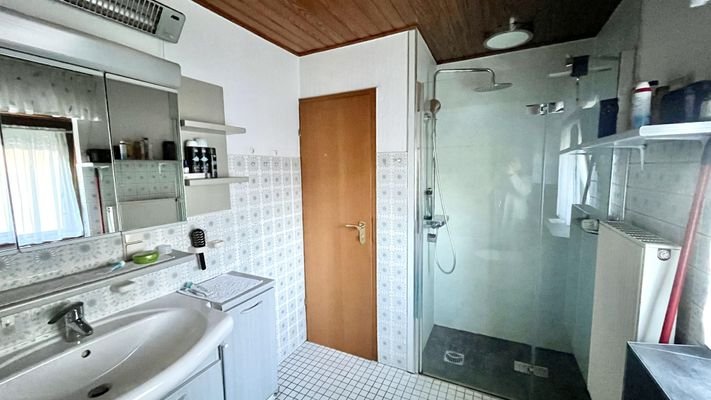 Badezimmer EG