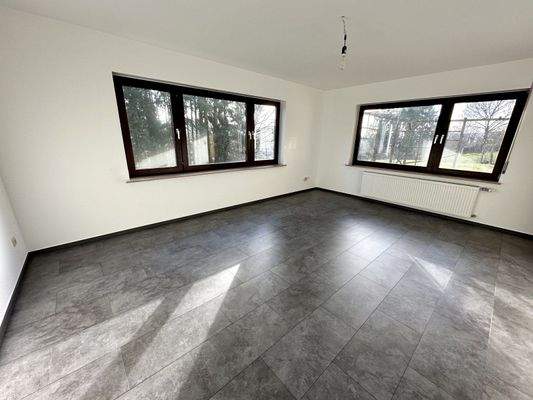 Lichtdurchfluteter Wohn(t)raum mit Waldblick - Moderne Wohnkomfort auf 20 m²