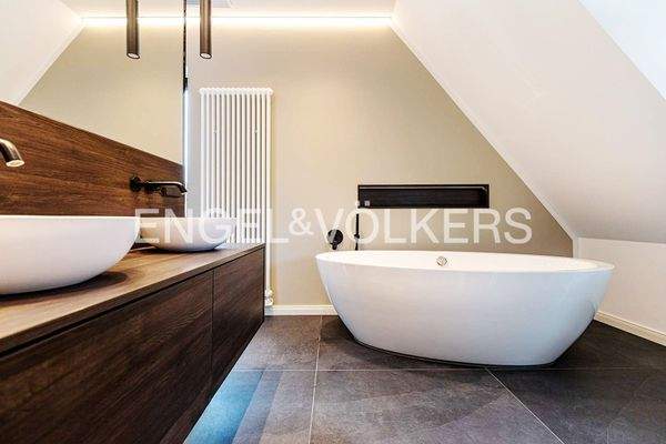 Master-Bad 1. Dachgeschoss