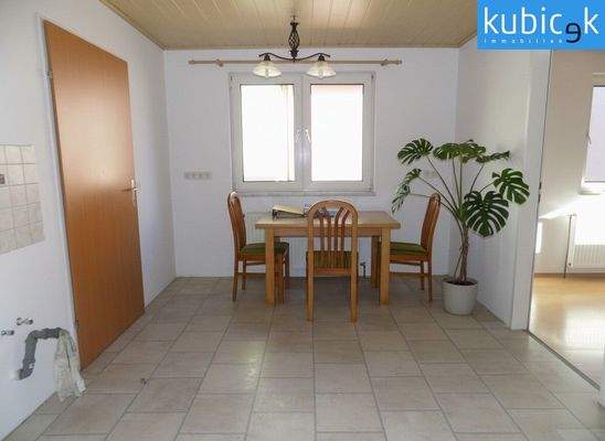 Küche mit Sitzmöglichkeit