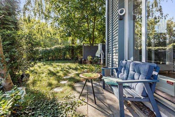 Terrasse mit Garten in Ostausrichtung