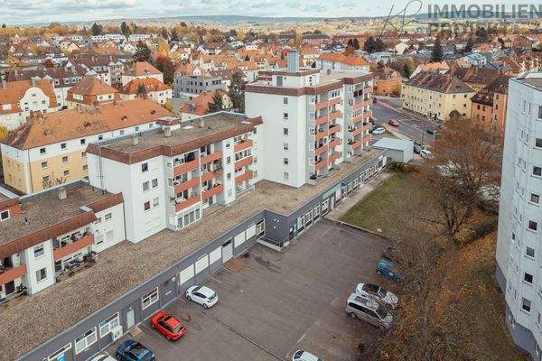  Parkdeck mit Wohnhäusern Friedrich-Ebert-Str. 14 a-d